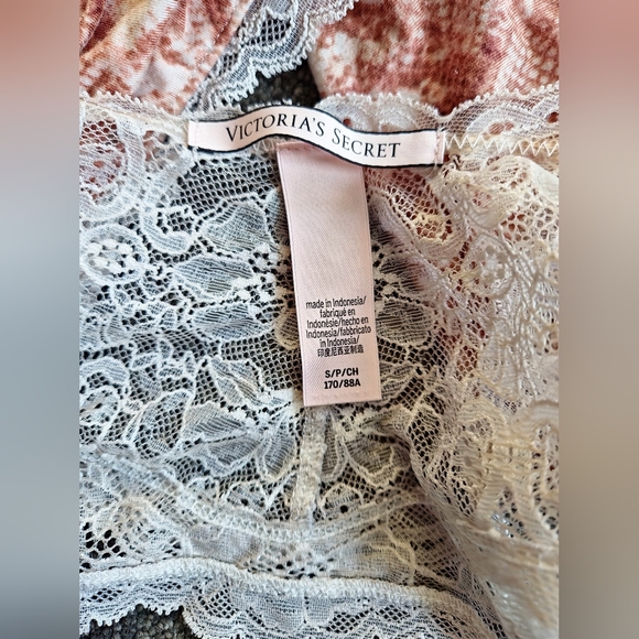 Victoria’s Secret‎ Cropped Snakeskin Lace Cami Lingerie Tank Top  Small Romantic - Picture 7 of 7